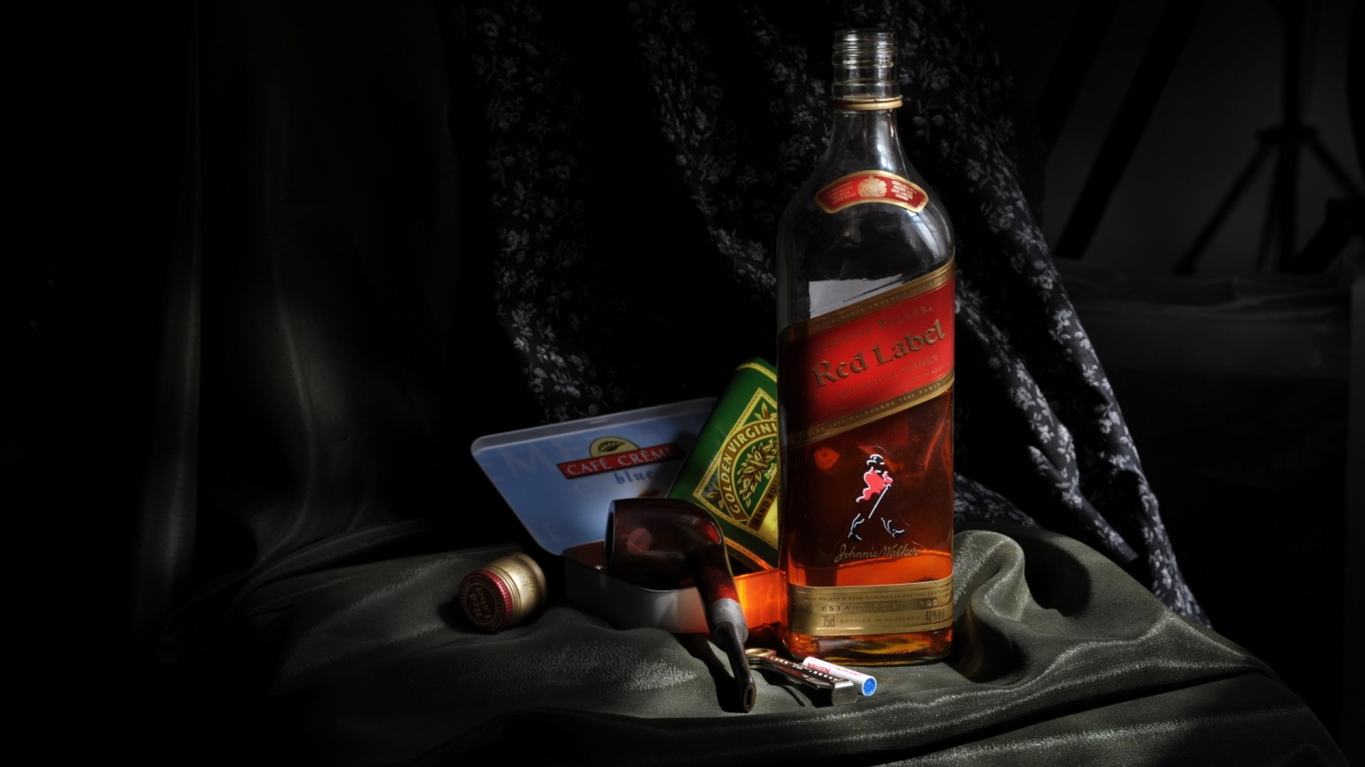 pipa tabaco whisky johnny walker botella mermelada