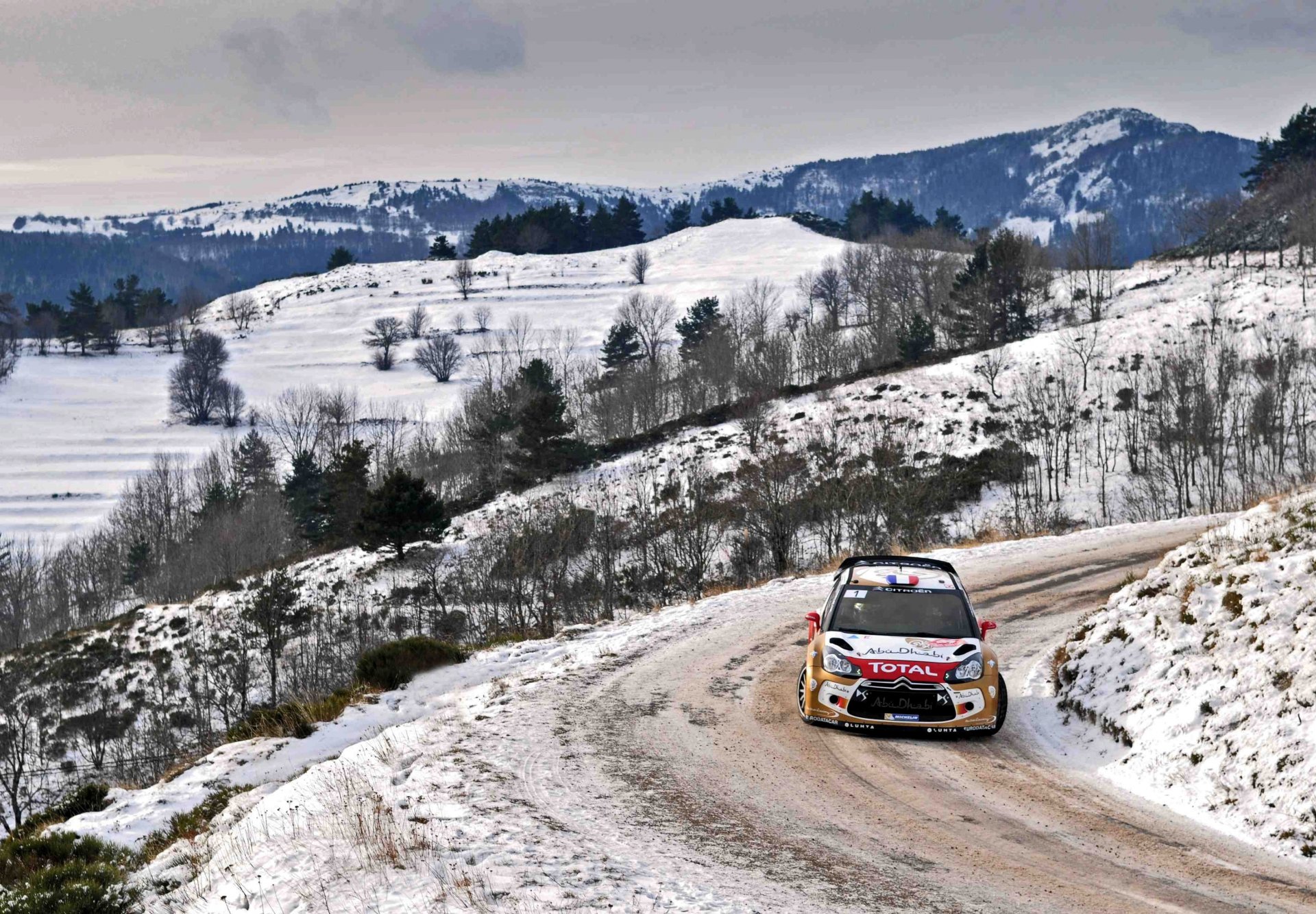 citroen ds3 zlot wrc rajd zakręt zima śnieg pełna sport auto samochód citroen sebastian loeb daniel helena