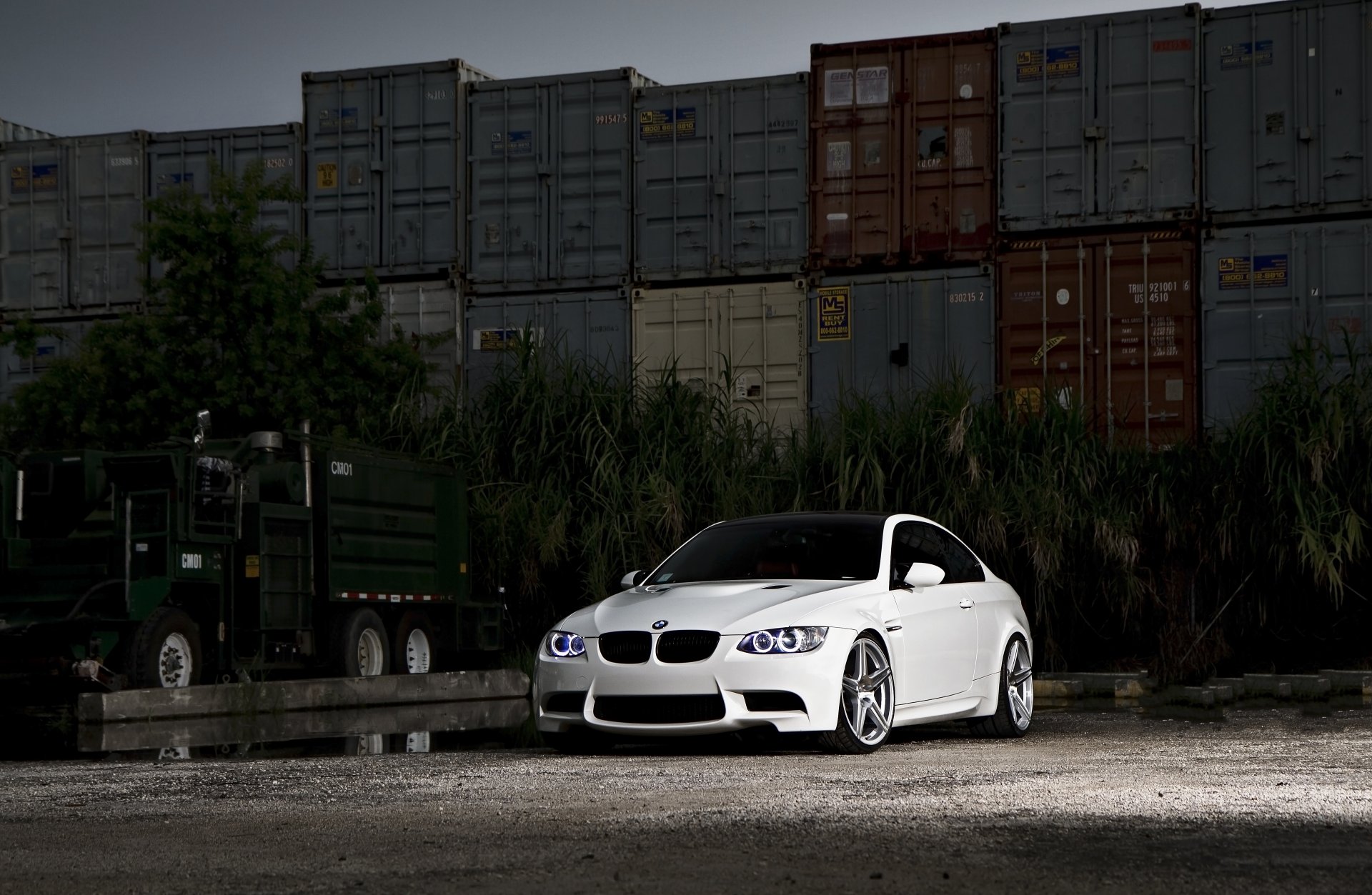 bmw m3 e92 bianco miami bmw luce del giorno contenitori camion