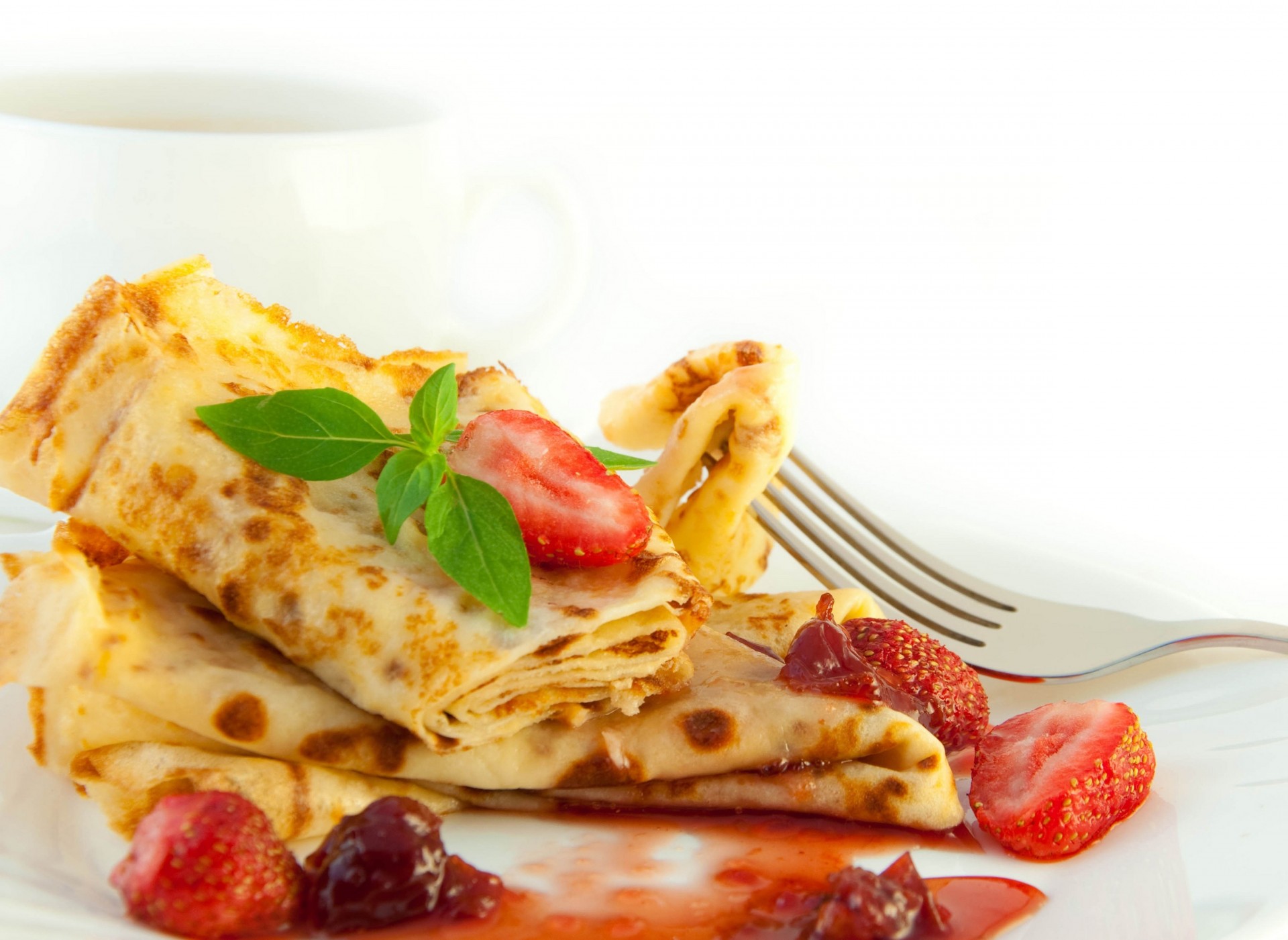 crêpes fourchette fraises confiture