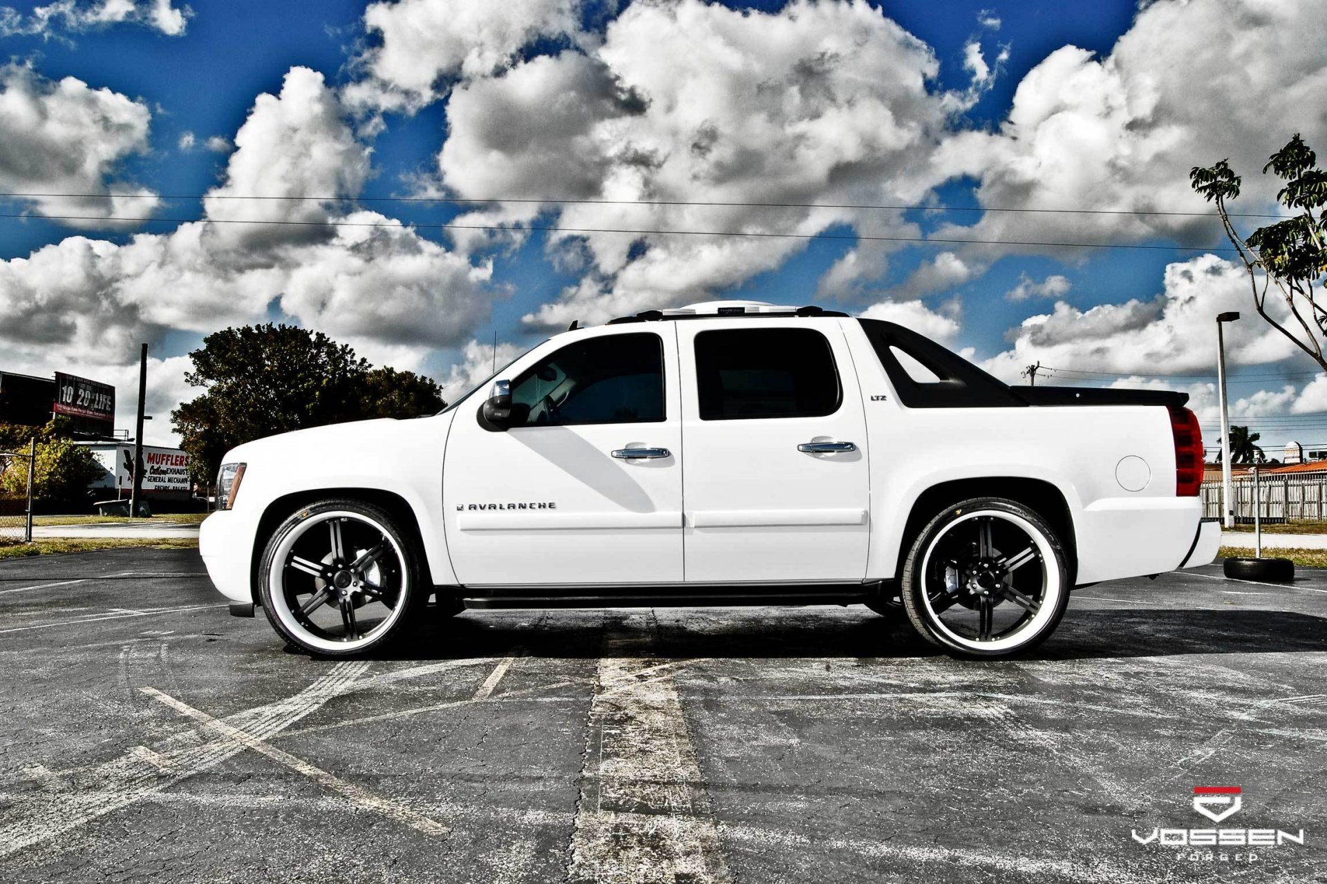 chevrolet blanc jantes ciel parking hdr