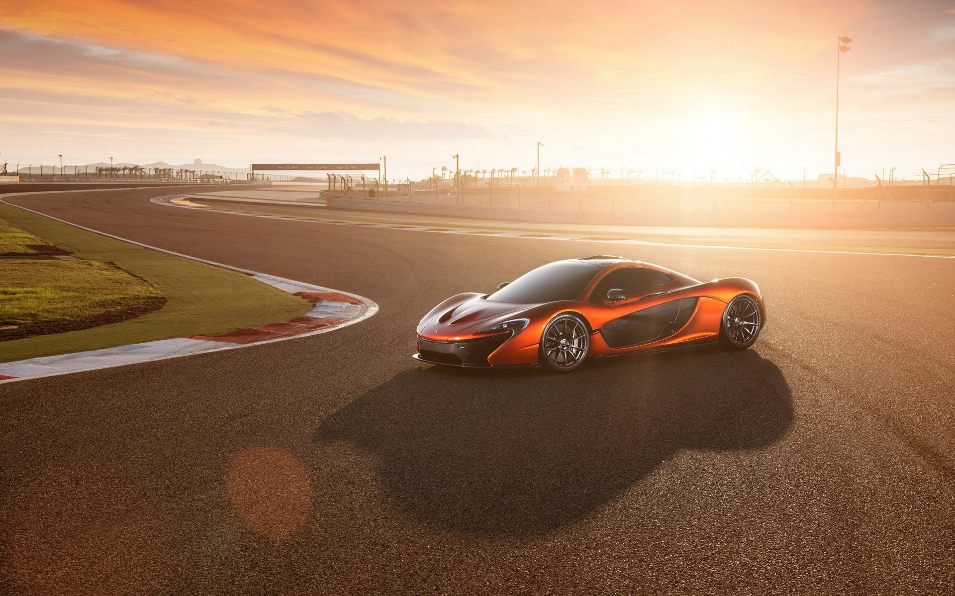 mclaren p1 bahrein superdeportivo mclaren pista puesta de sol