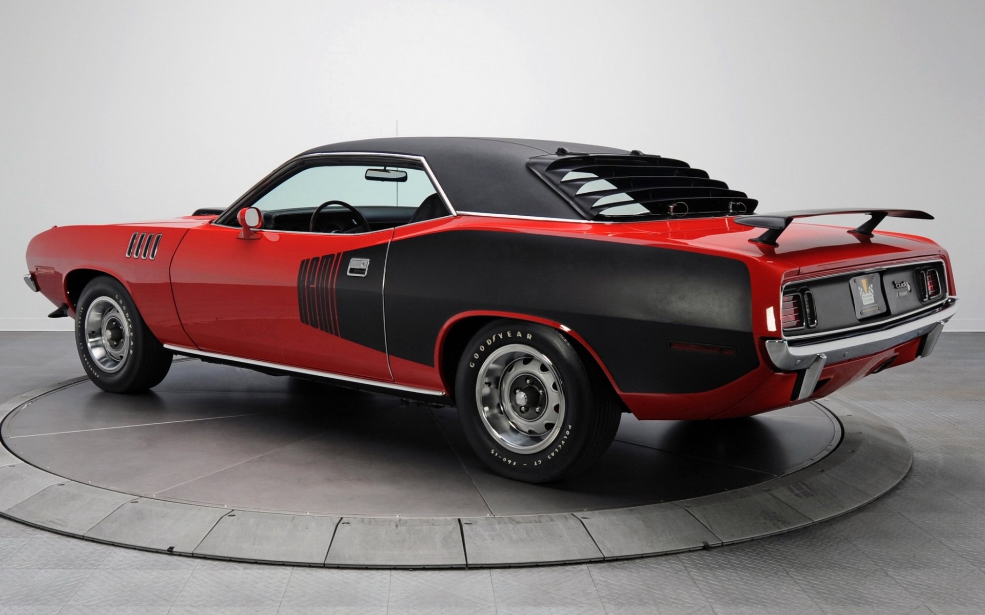 плимут hemi cuda 1971 года хеми куда купе красный вид сзади мышцы автомобиль мускул кар фон