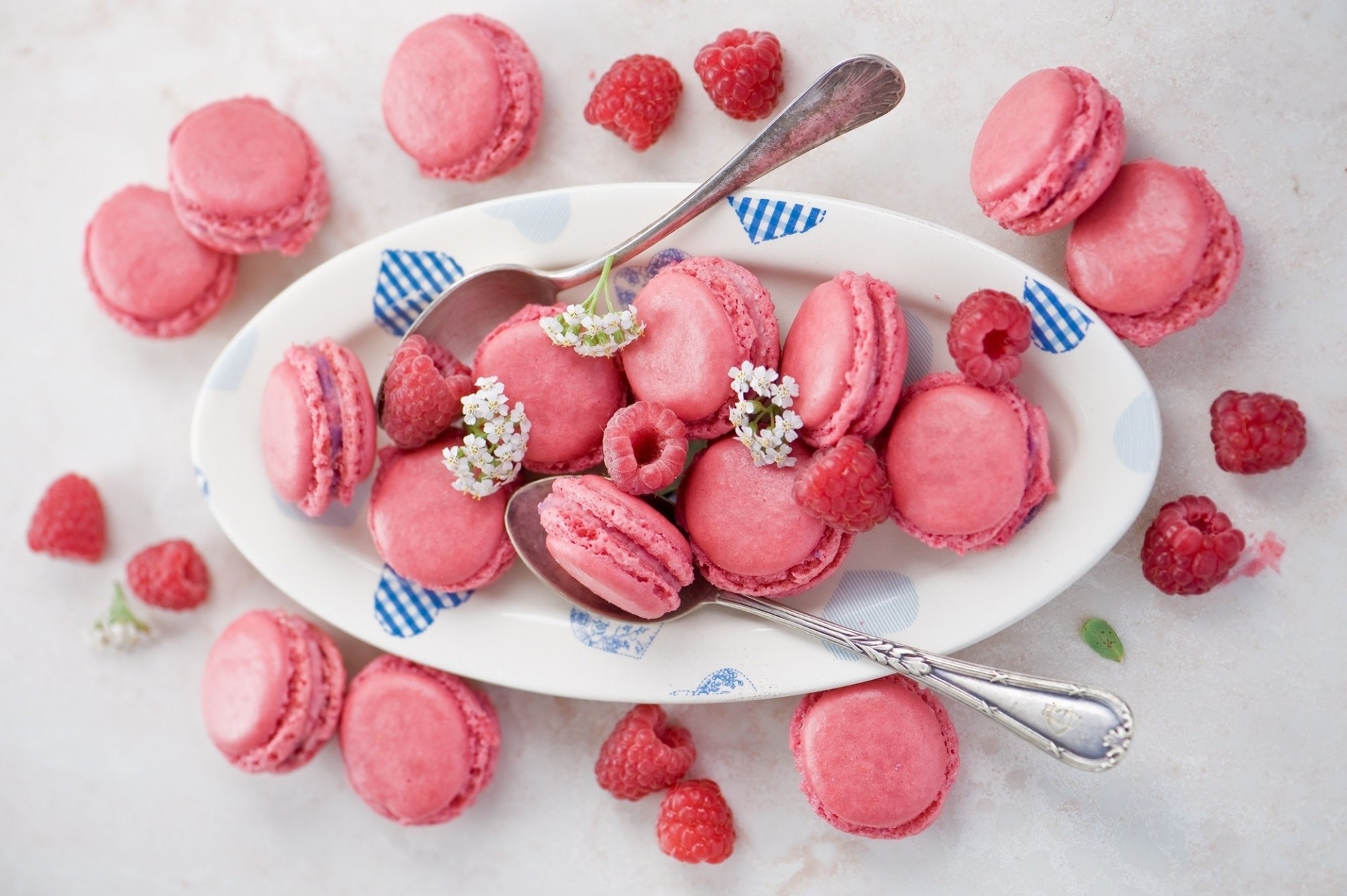 raspberry flower pasta