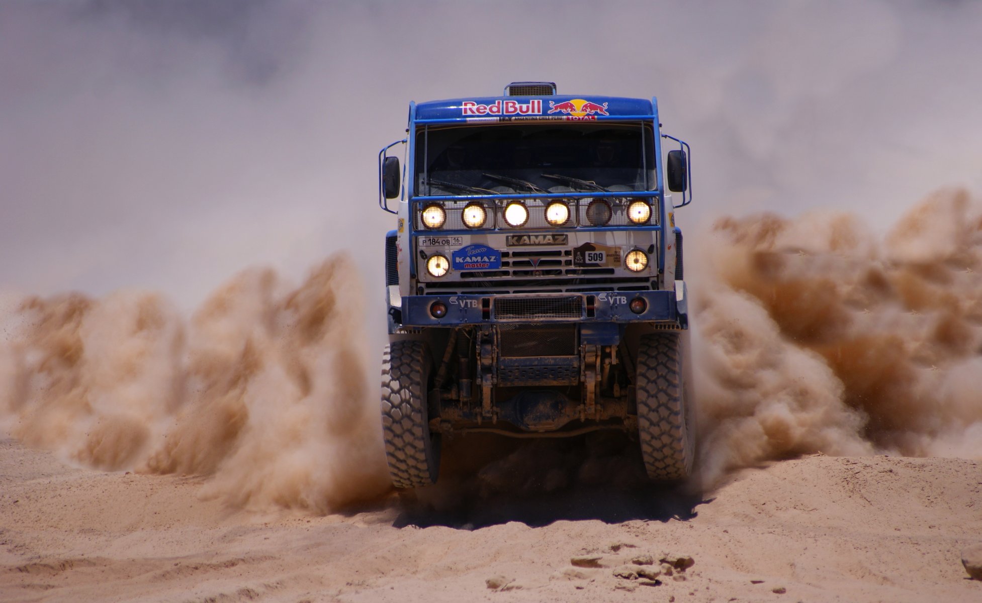 kamaz dakar rallye front staub meister sand