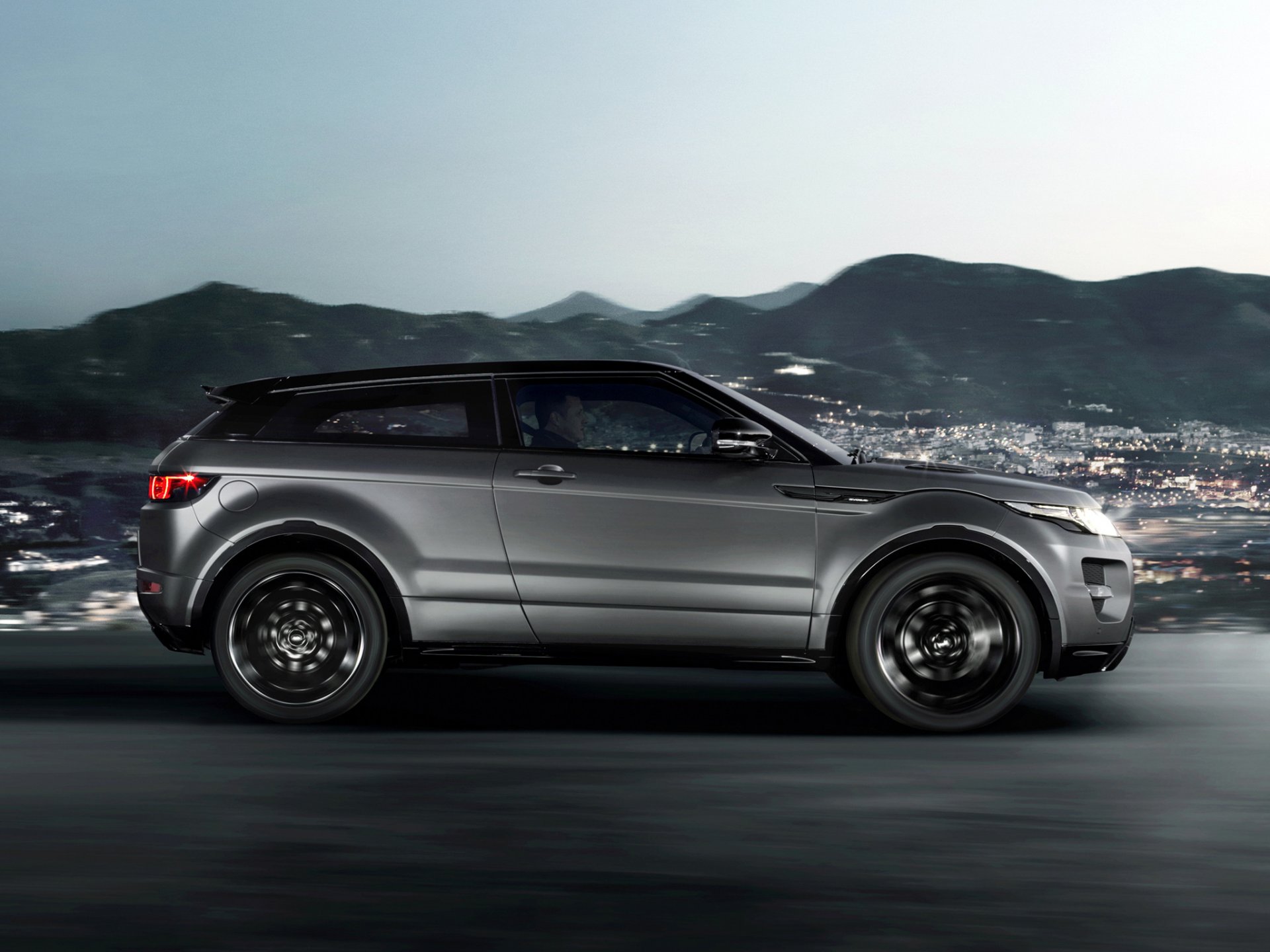 land rover range rover evoque купе виктория бекхэм лэнд ровер ренж ровер эвок виктория бекхем спец.версия вид сбоку кроссовер город панорама небо