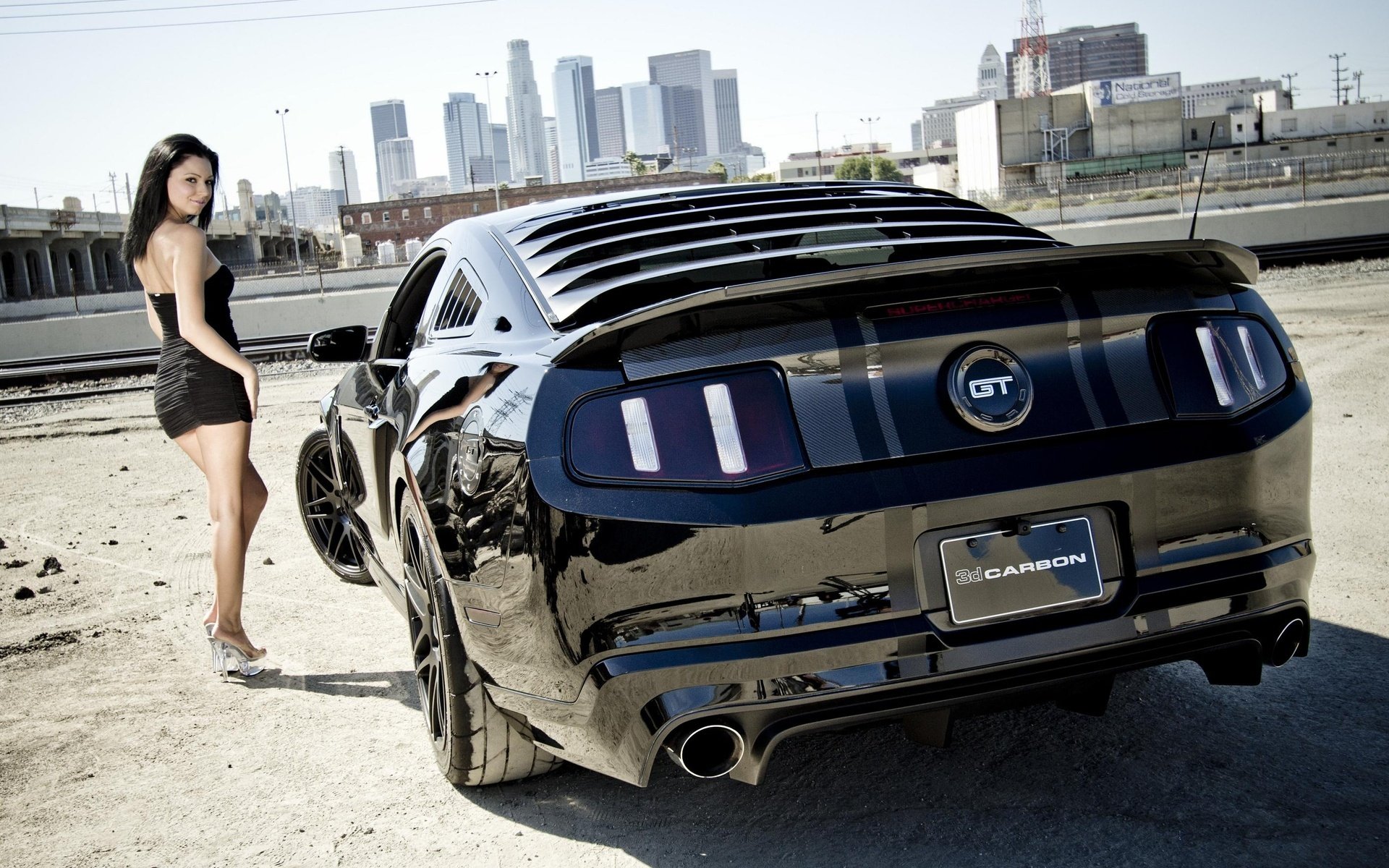 ford mustang carbon mädchen