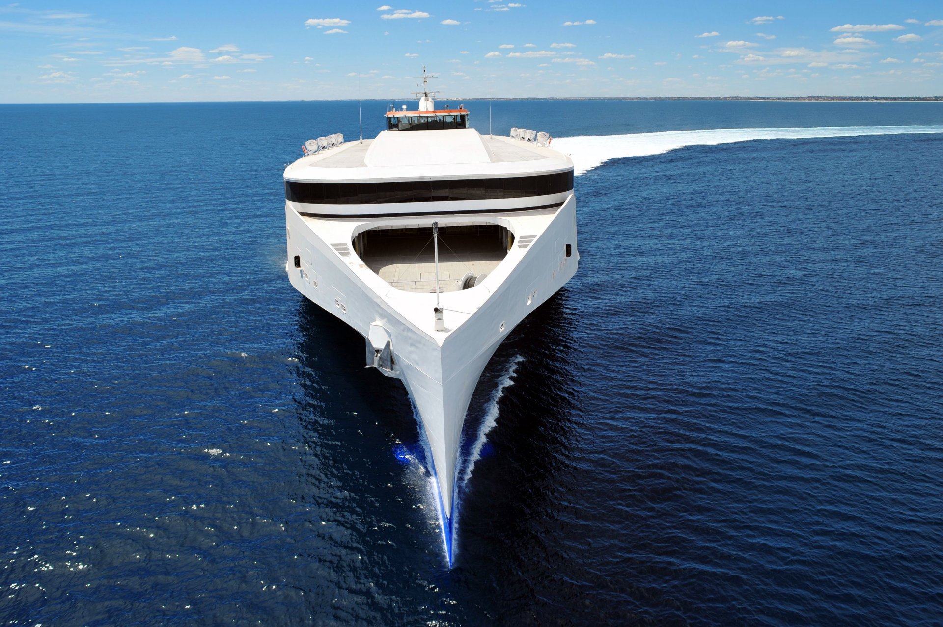 white ship deck form ships sea surface of horizon sky