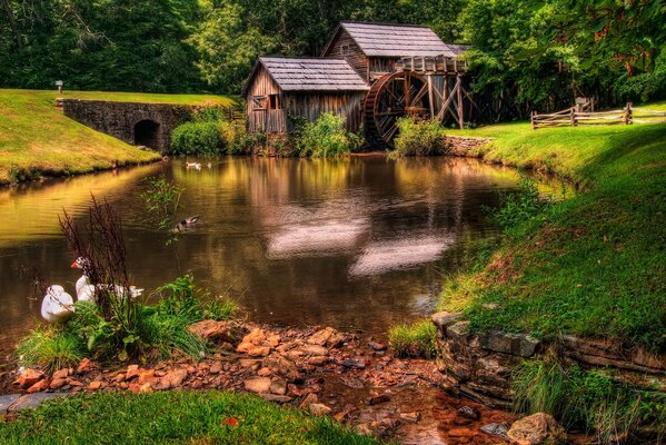 Un vieux moulin dans les déserts féeriques