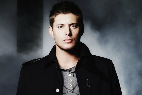 Jensen Ackles en la imagen de su héroe único, Dean Winchester