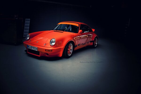 Retro Porsche carrera naranja