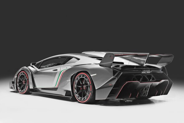 Эксклюзивный Lamborghini veneno 2013