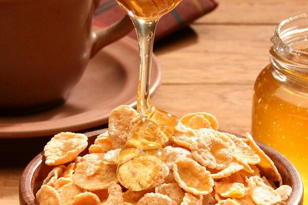 Cornflakes with honey for breakfast