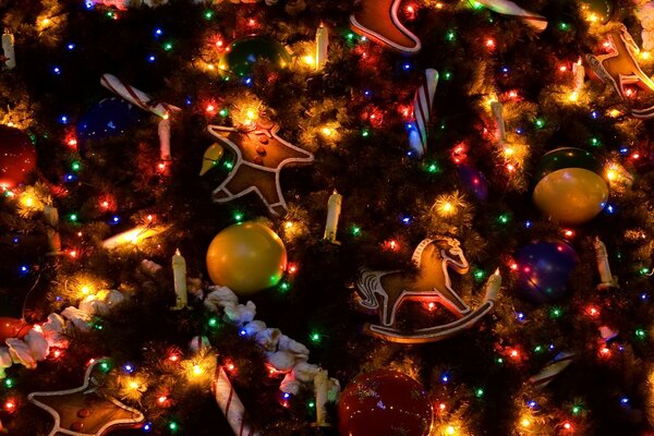 Lumières, jouets sur l arbre de Noël