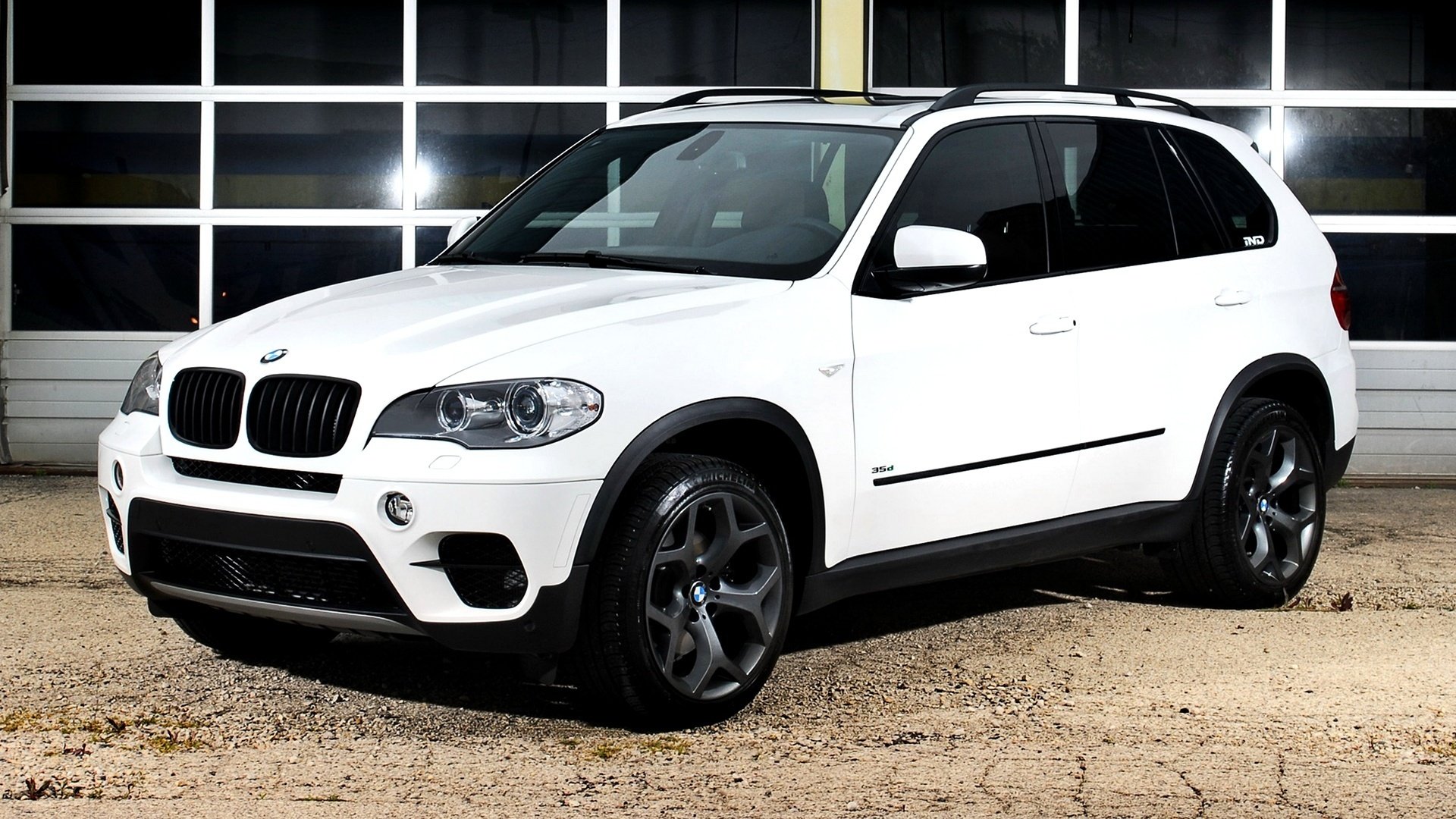 voiture papier peint blanc bmw x5 e70 ind tuning automobile pour le bureau papier peint blanc bmw debout garage ind belle voiture