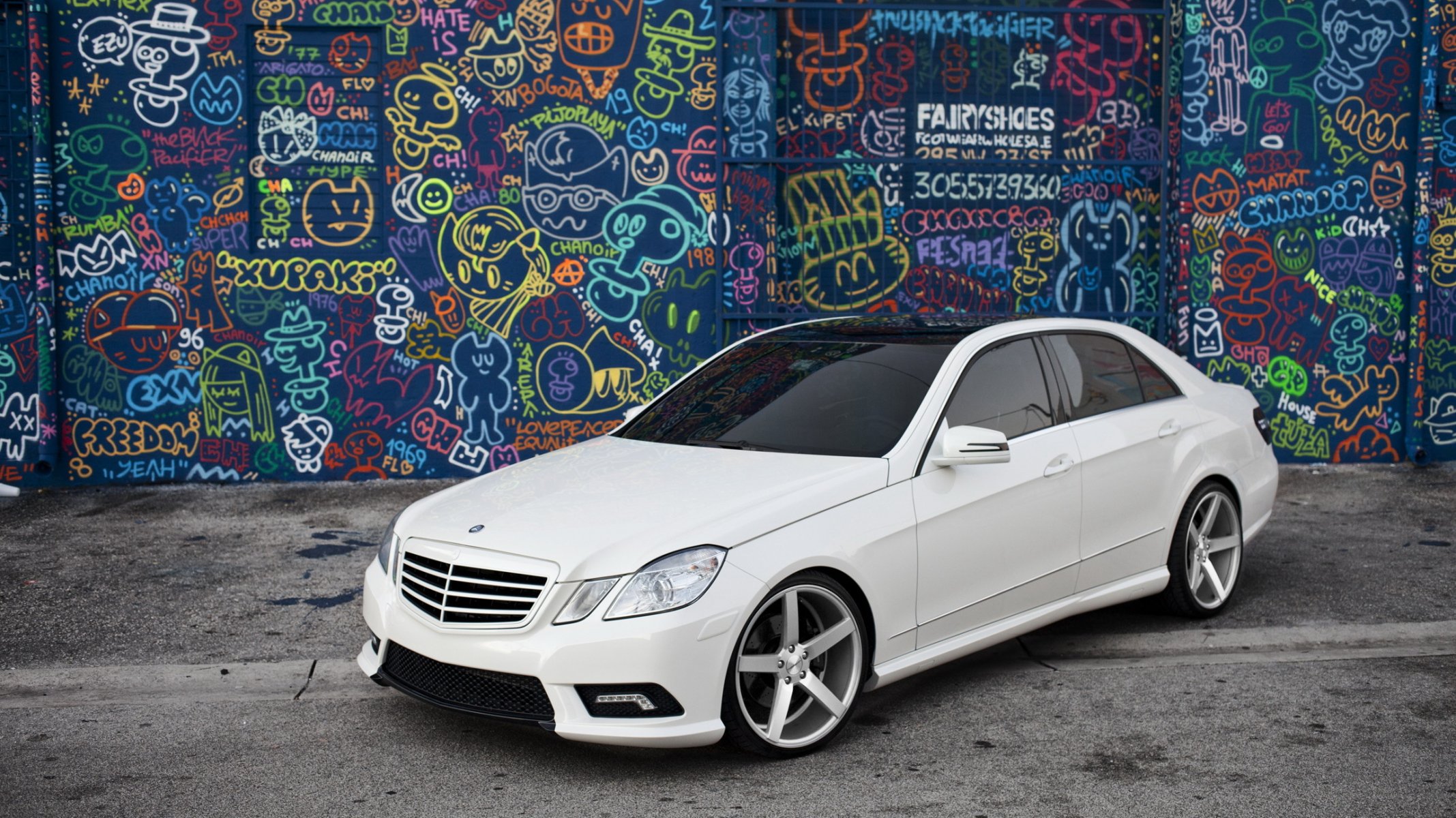 mercedes classe e tuning blanc graffiti teinté avant