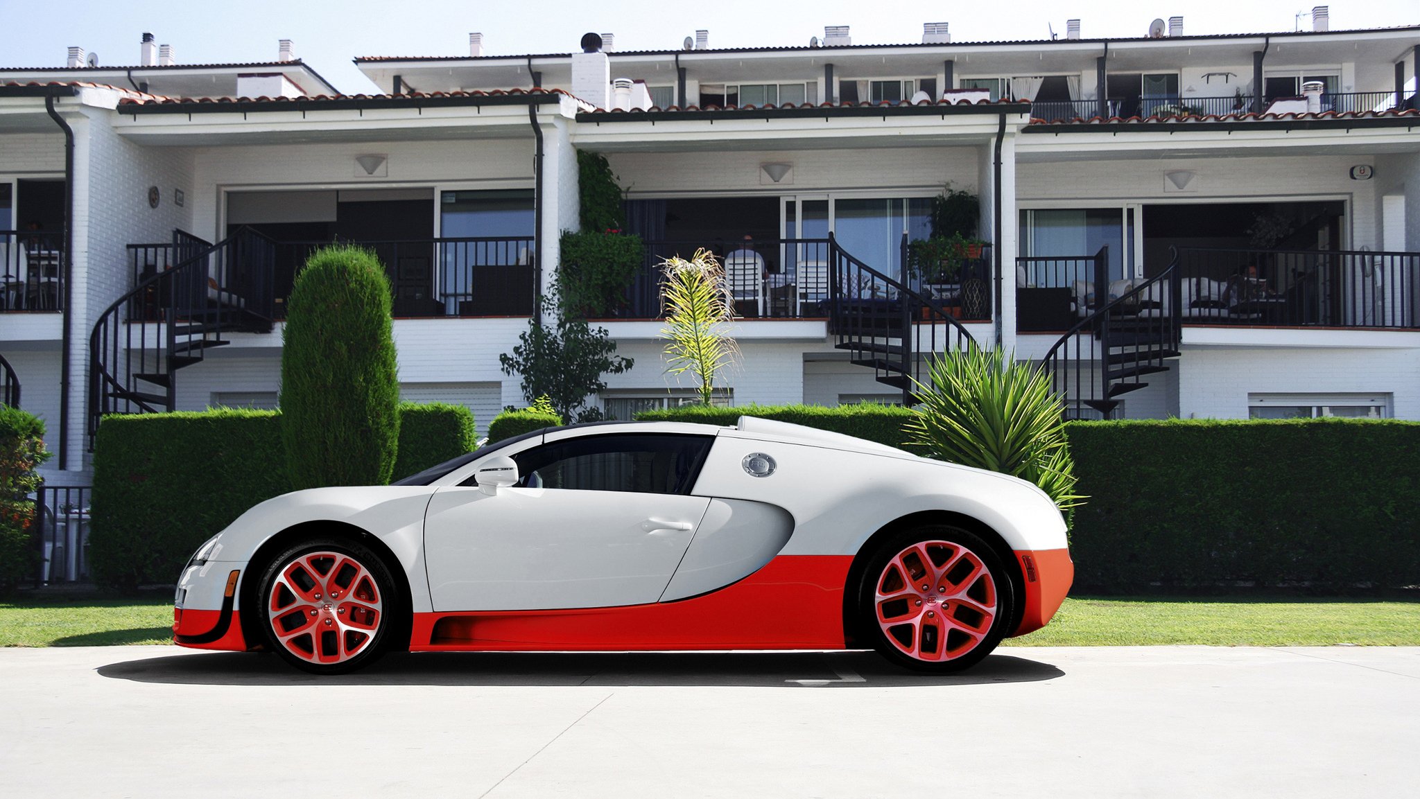 bugatti veyron grand sport vitess supercar blanc rouges hôtel bugatti veyron rouge