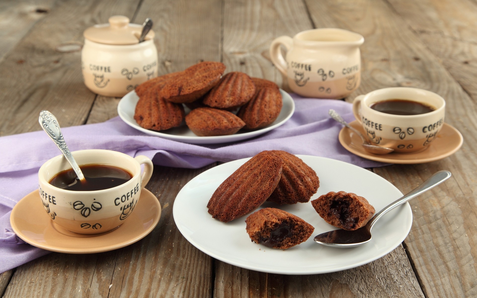 cottura caffè cioccolato tazze cucchiai biscotti madeleine