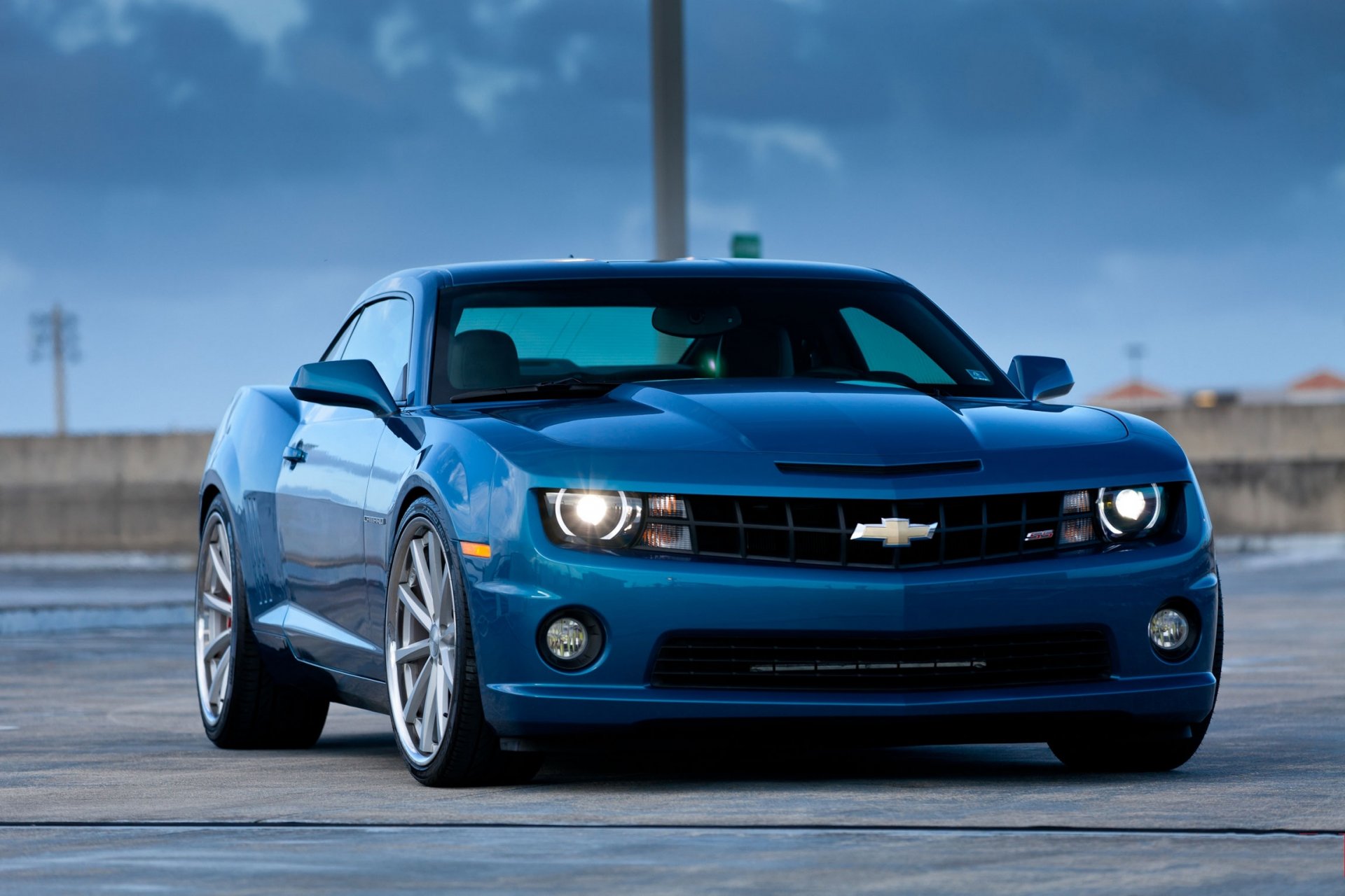 chevrolet camaro ss azul chevrolet camaro ss frente luz de los faros tintado reflexión