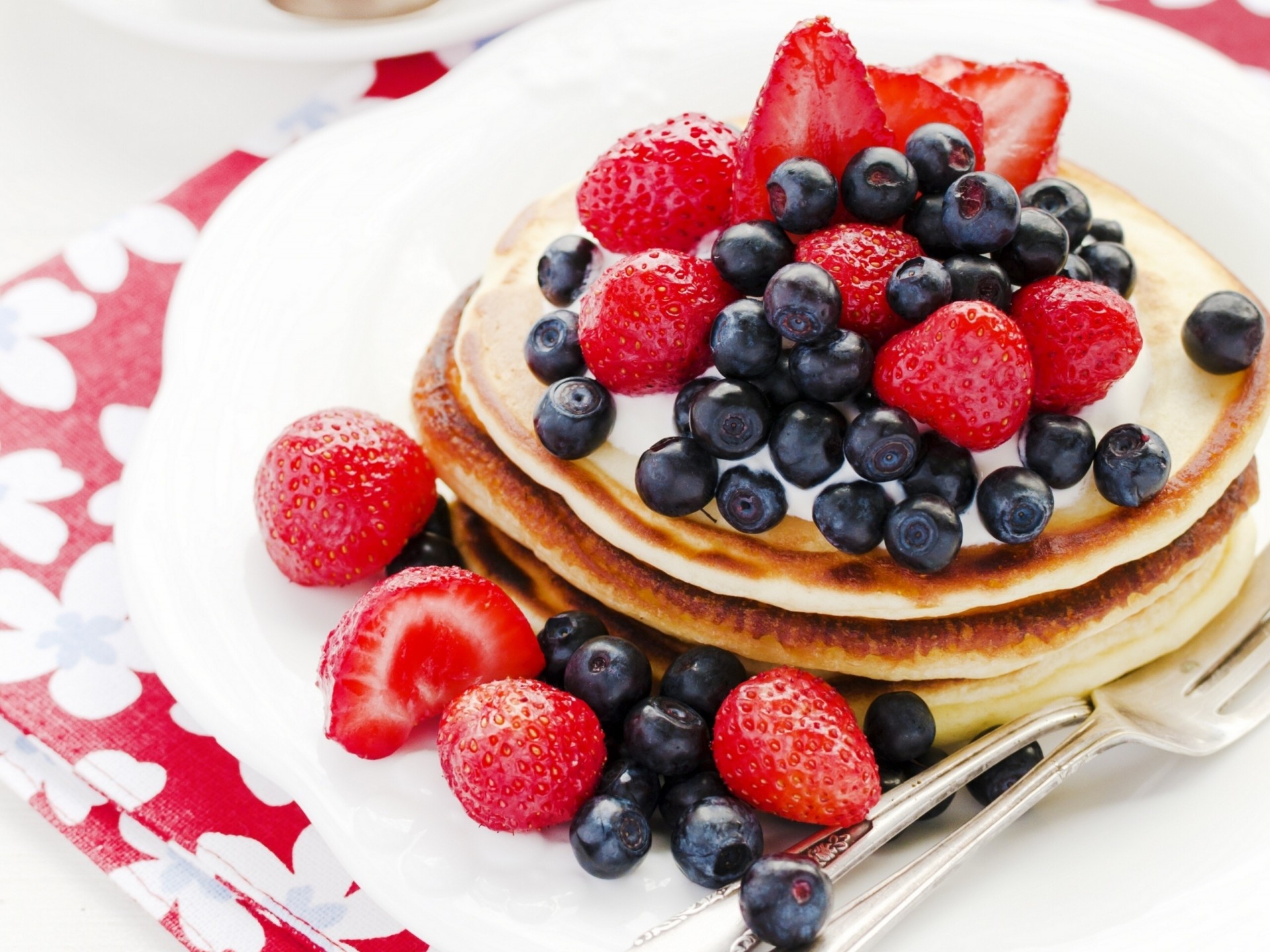 berries strawberry blueberries pancake