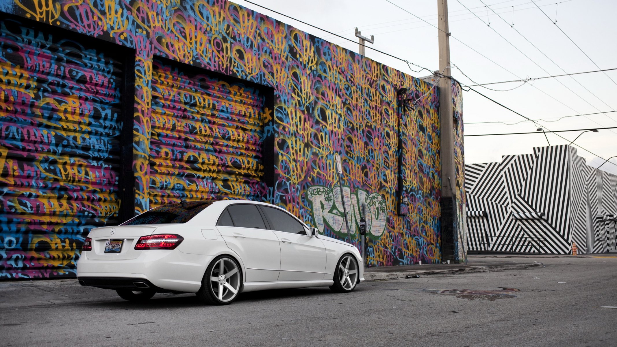 mercedes e class tuning white graffiti