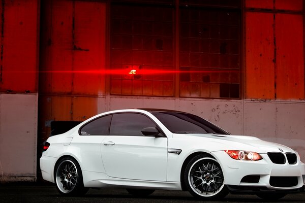 Coche BMW M3 en la carrocería e92