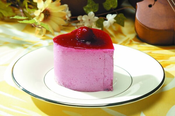 Gâteau aux baies facile avec une couche de gelée