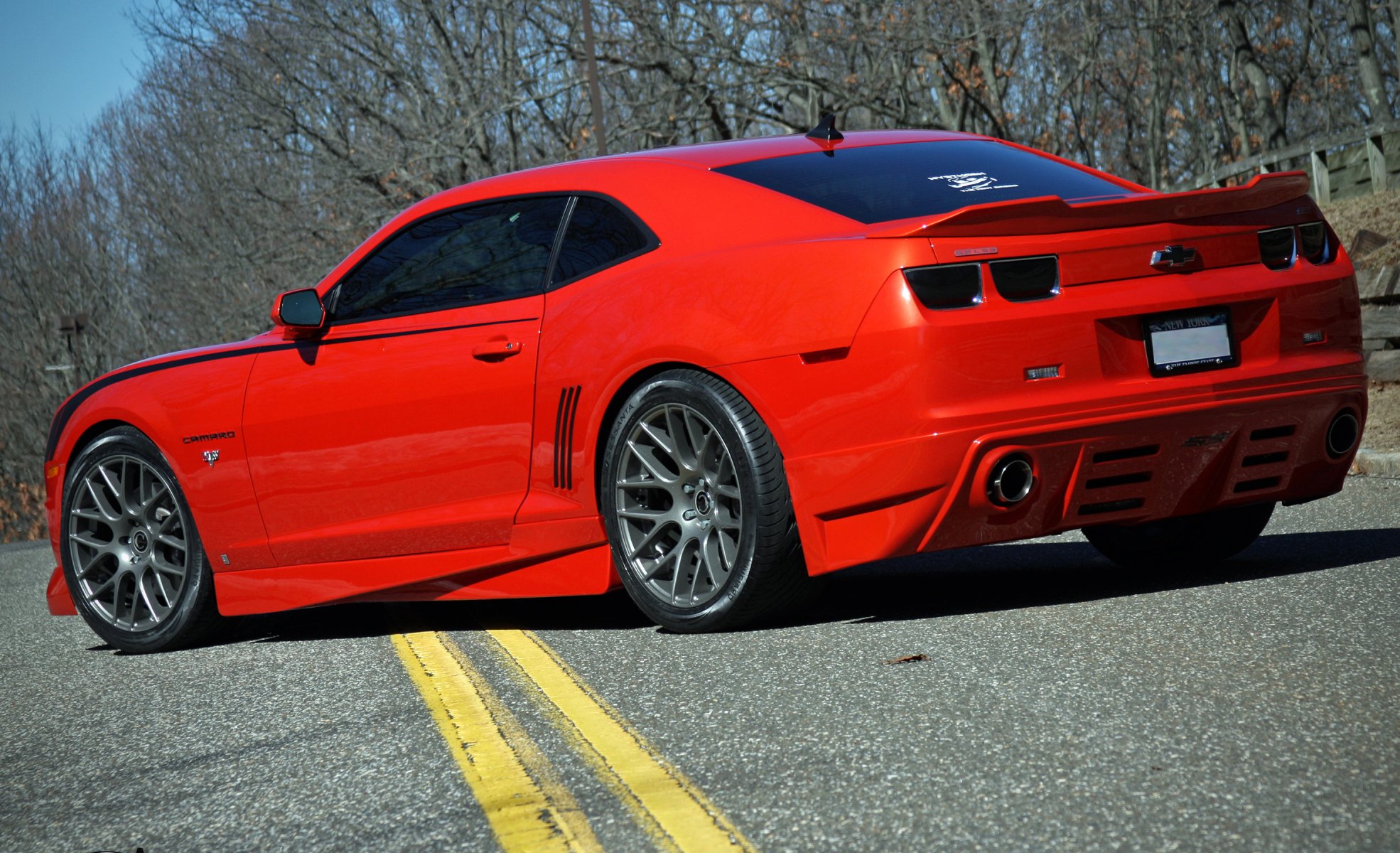 chevrolet camaro ss auto auto tuning strada alberi