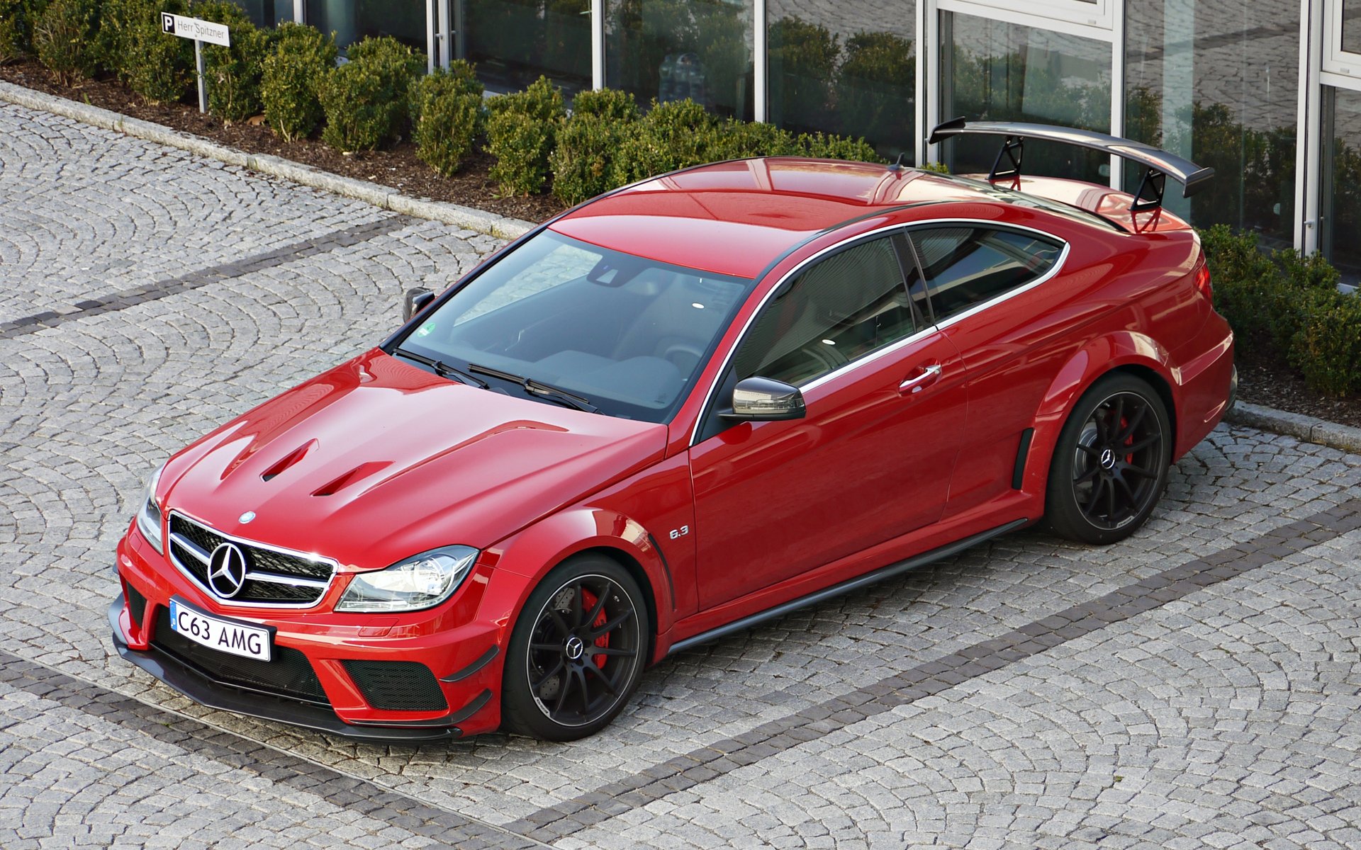 mercedes benz c 63 amg coupé black series mercedes amg coupé rosso spoiler mercedes parcheggio