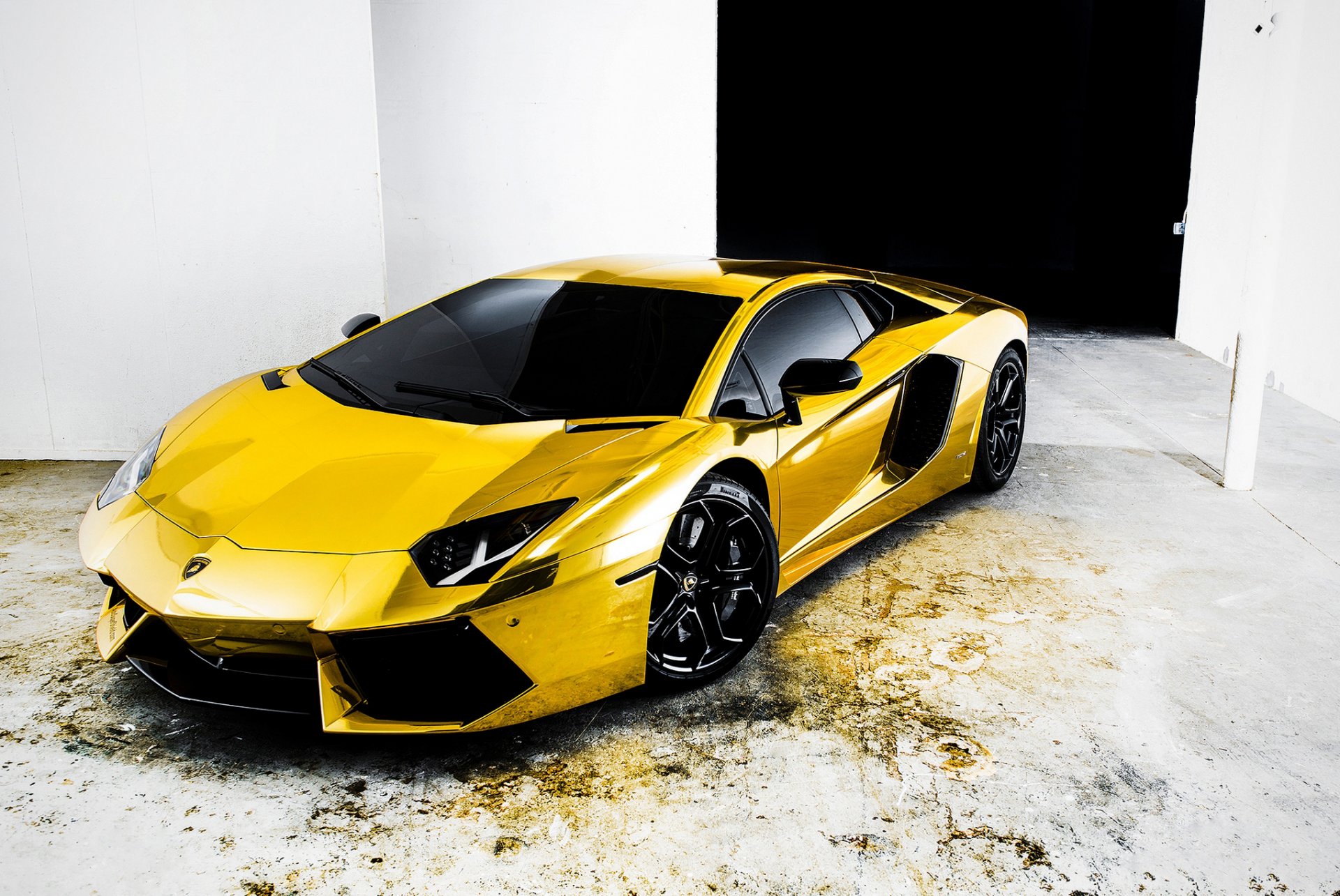 lamborghini aventador złoto samochody auto tuning samochód sportowy odbicia