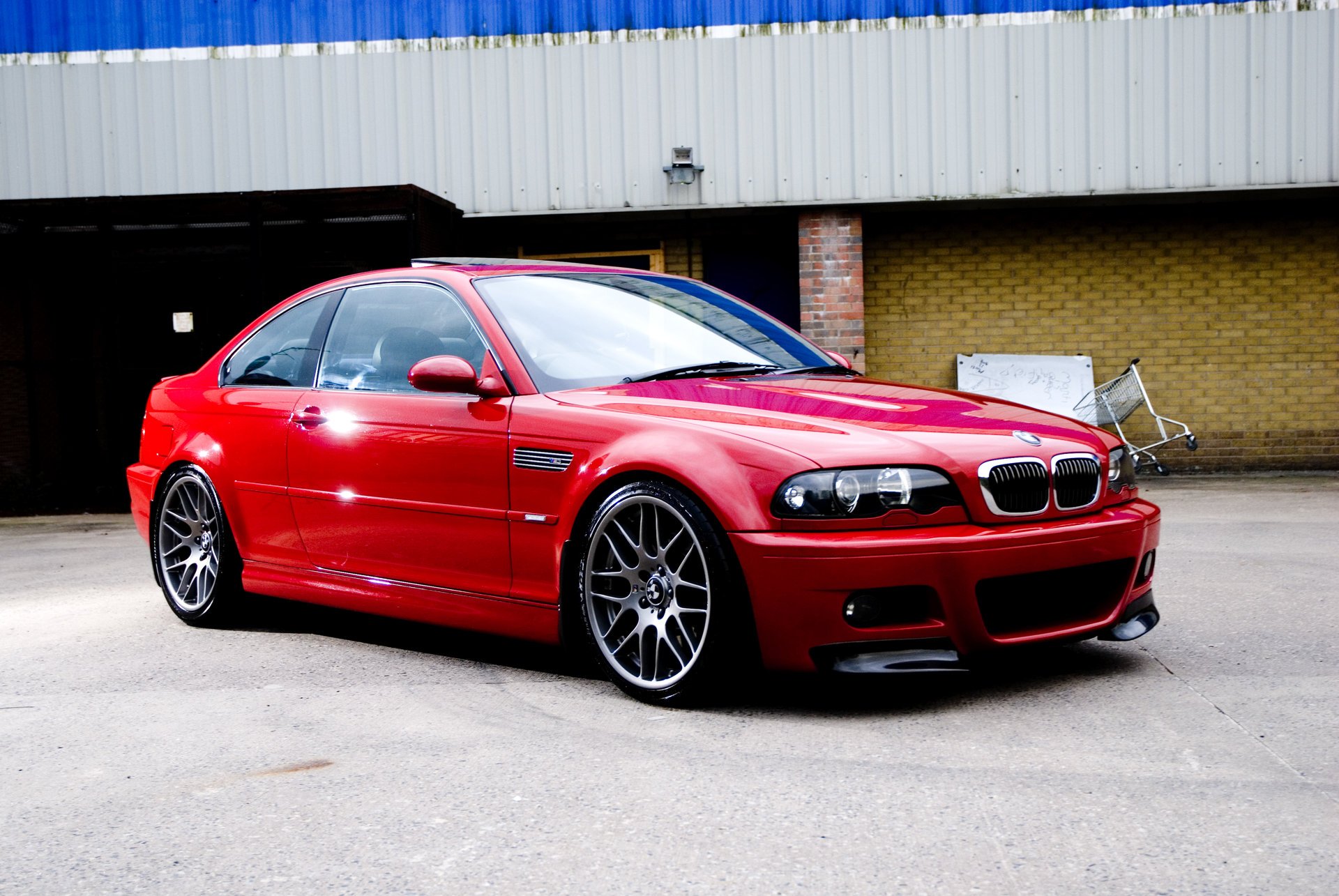 bmw m3 e46 czerwone bmw czerwone sportowe coupe budynek wrząca ściana wózek