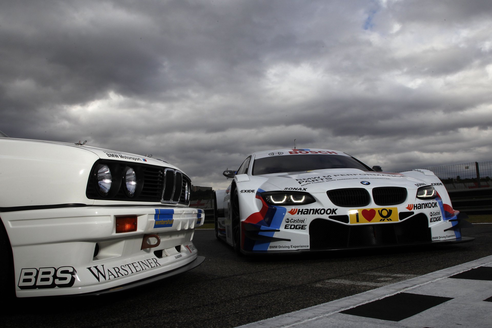 bmw m3 gtr dtm bmw brouette course voiture de course vitesse anneau piste piste angel eyes sport bmw m3 m puissance asphalte violet exposition rareté beauté carbone anti-aile spoiler