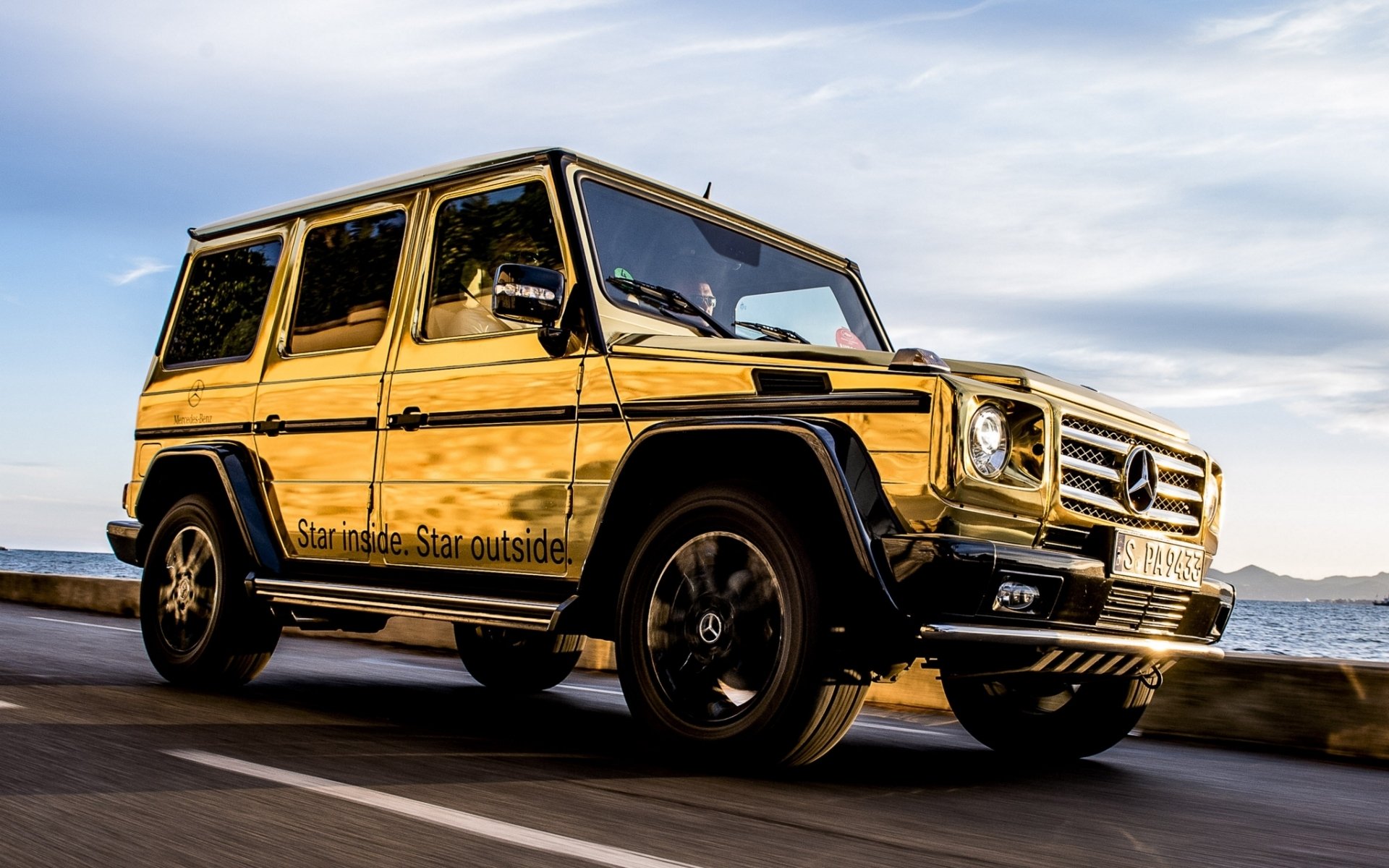 mercedes-benz g-klasse festival von cannes mercedes jeep suv front golden spec.version himmel