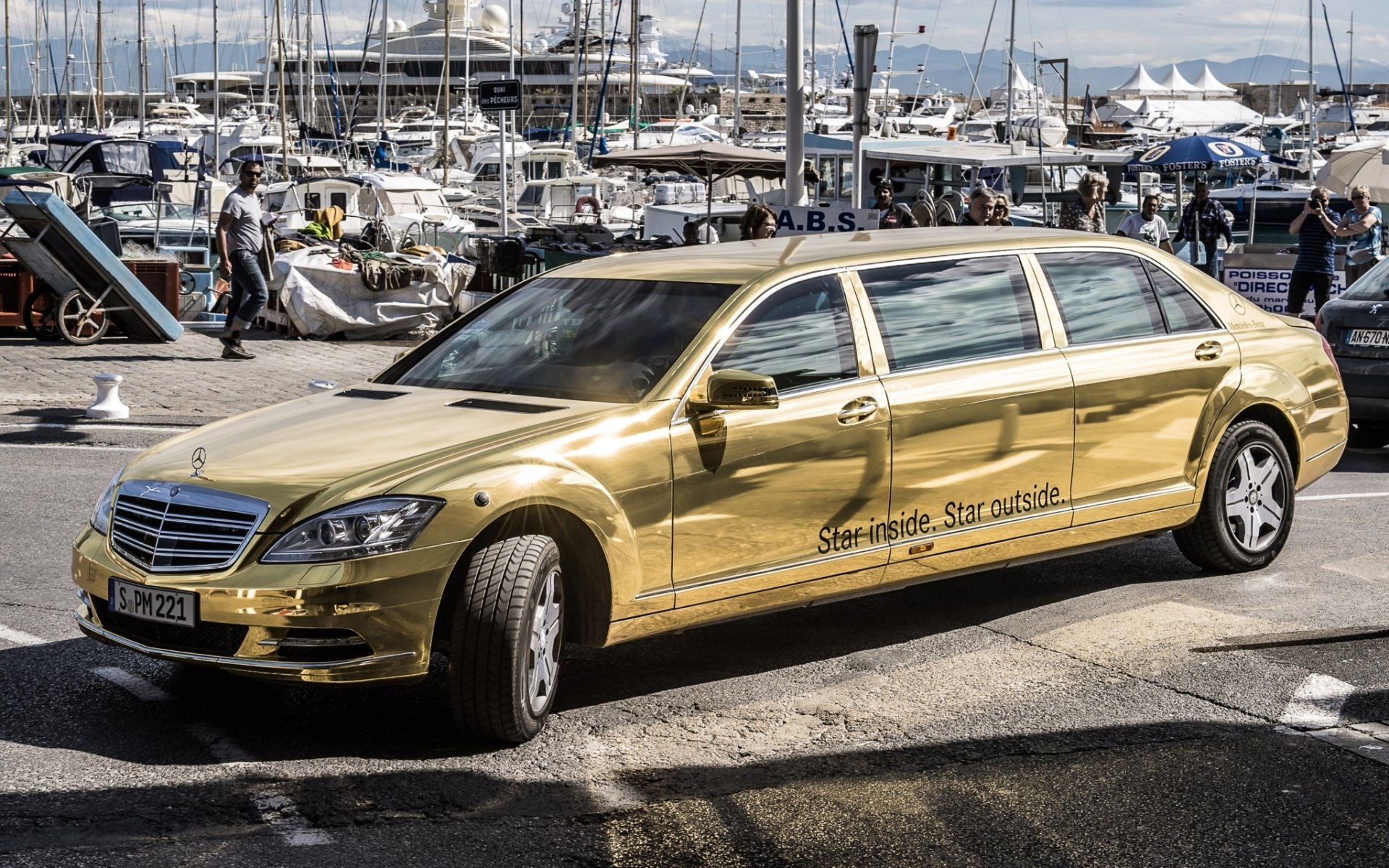 mercedes-benz s-klasse pullman festival di cannes mercedes limousine anteriore oro speciale.versione yacht sfondo