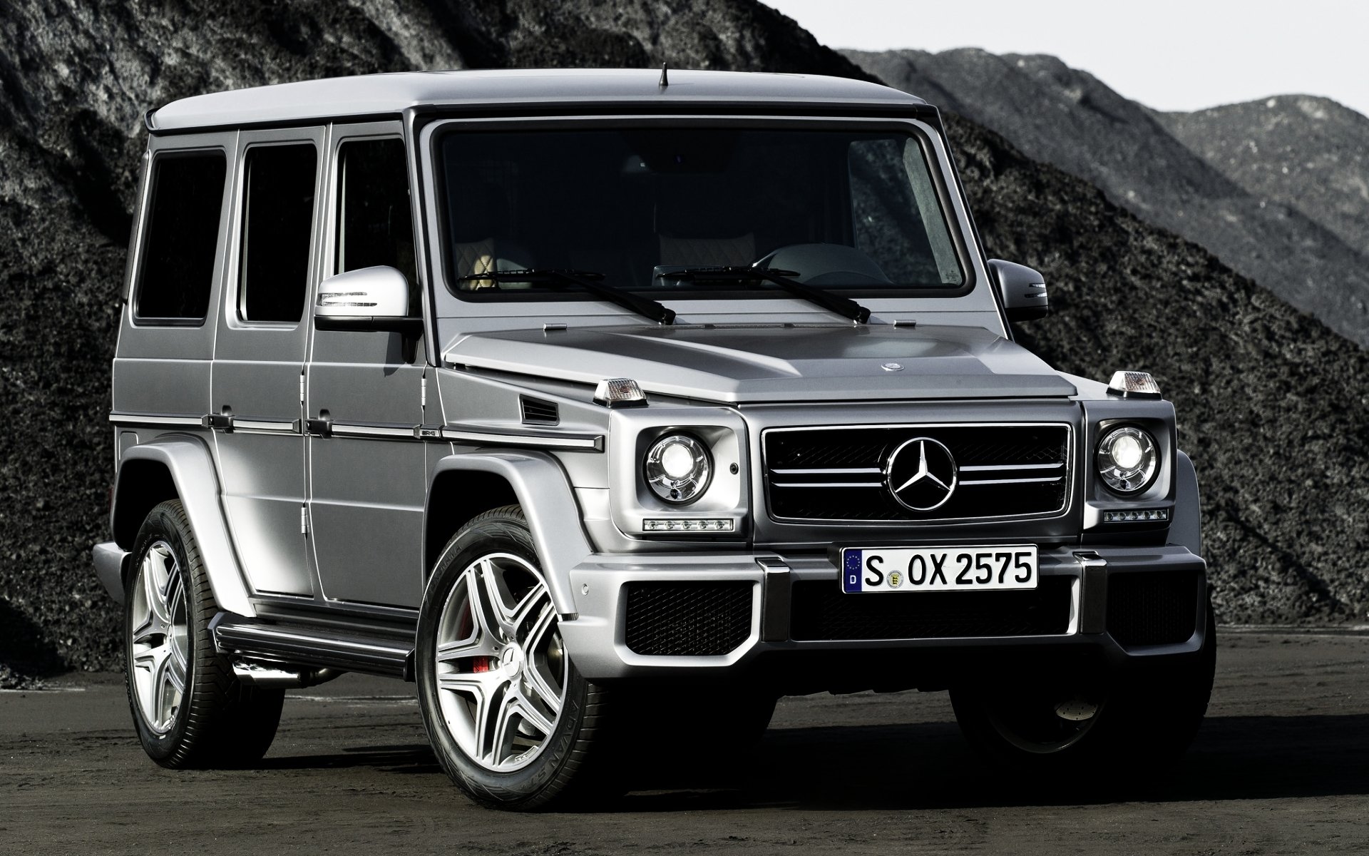 mercedes-benz g63 amg gelandewagen mercedes gelendwagen jeep suv front berge