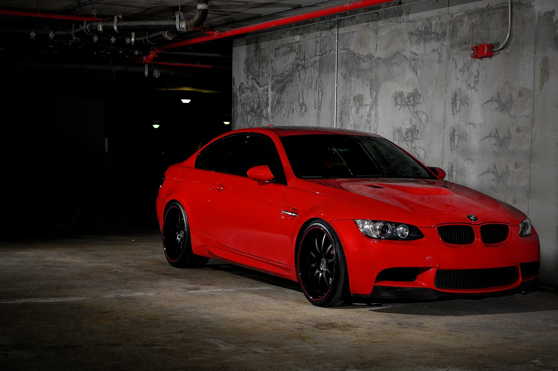 bmw m3 e92 czerwony bmw czerwony parking przód