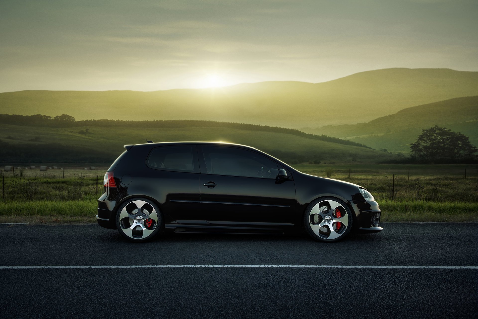 golf gti mkv volkswagen vw felgen seitlich straße felder