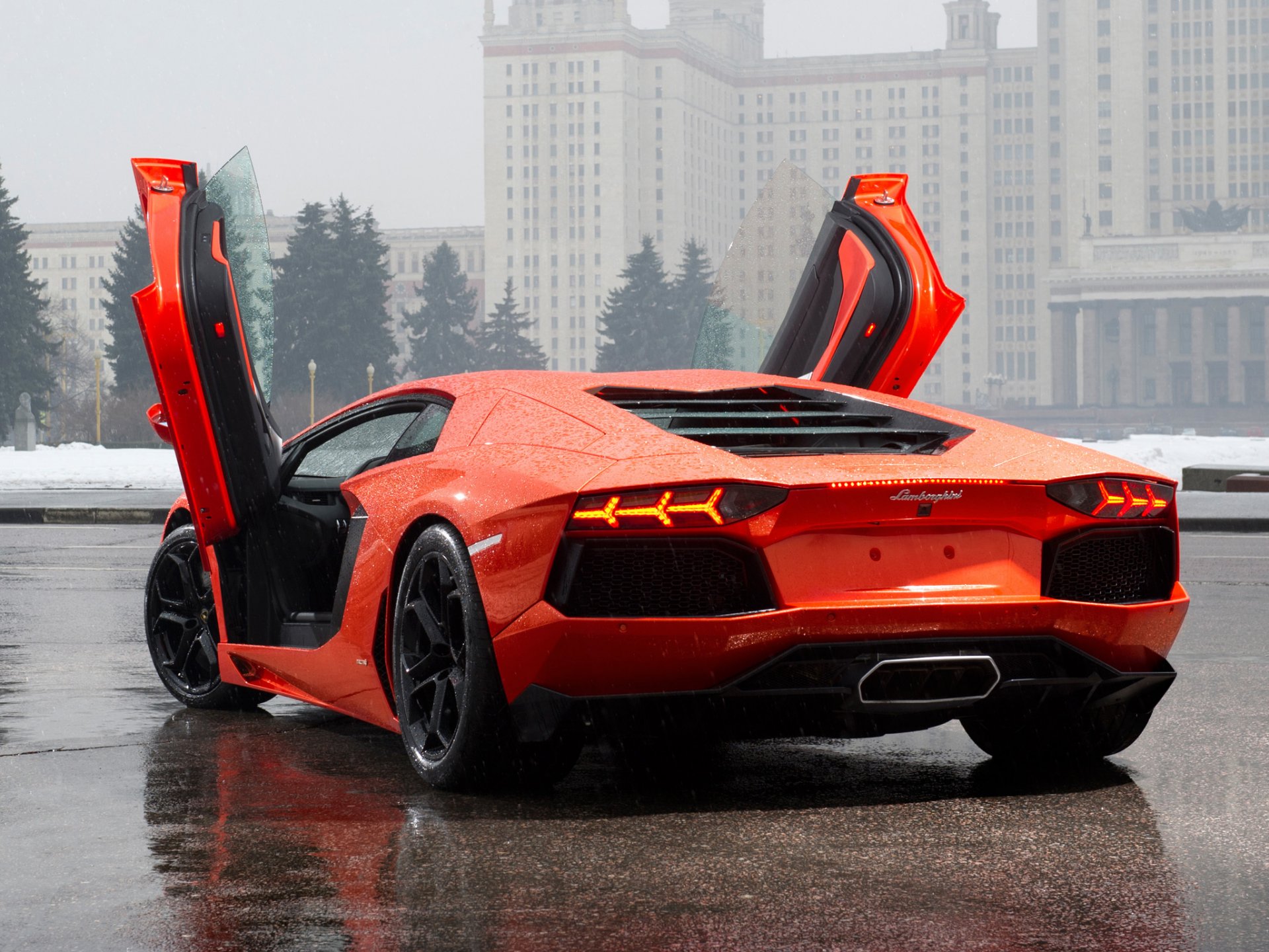 aventador lp700-4 lamborghini lamborghini aventador lp700-4 türen rückansicht fichte gebäude orange