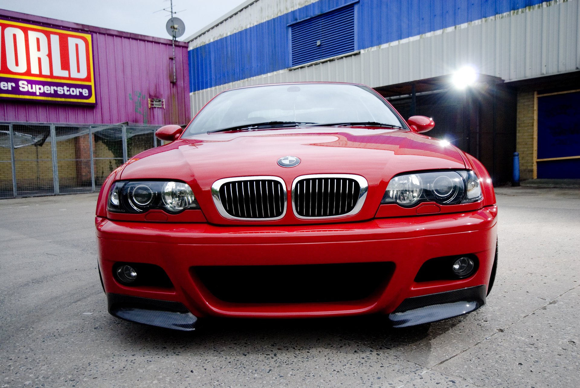 bmw m3 e46 rosso bmw rosso anteriore cortile riflettore