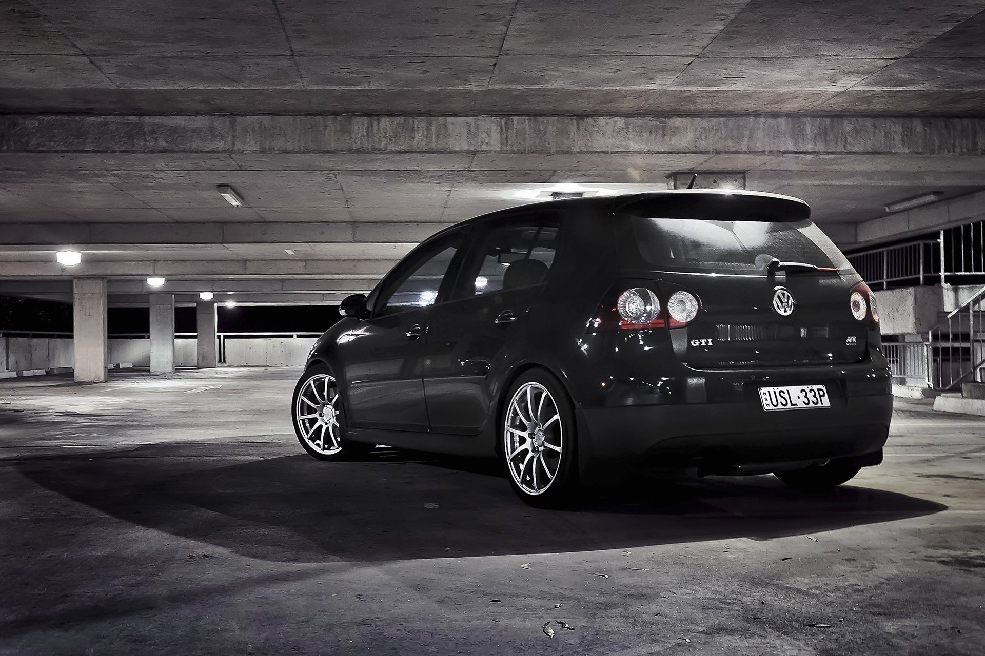 auto samochody volkswagen golf gti tapety na pulpit auto miasto parking garaż golf auto tuning