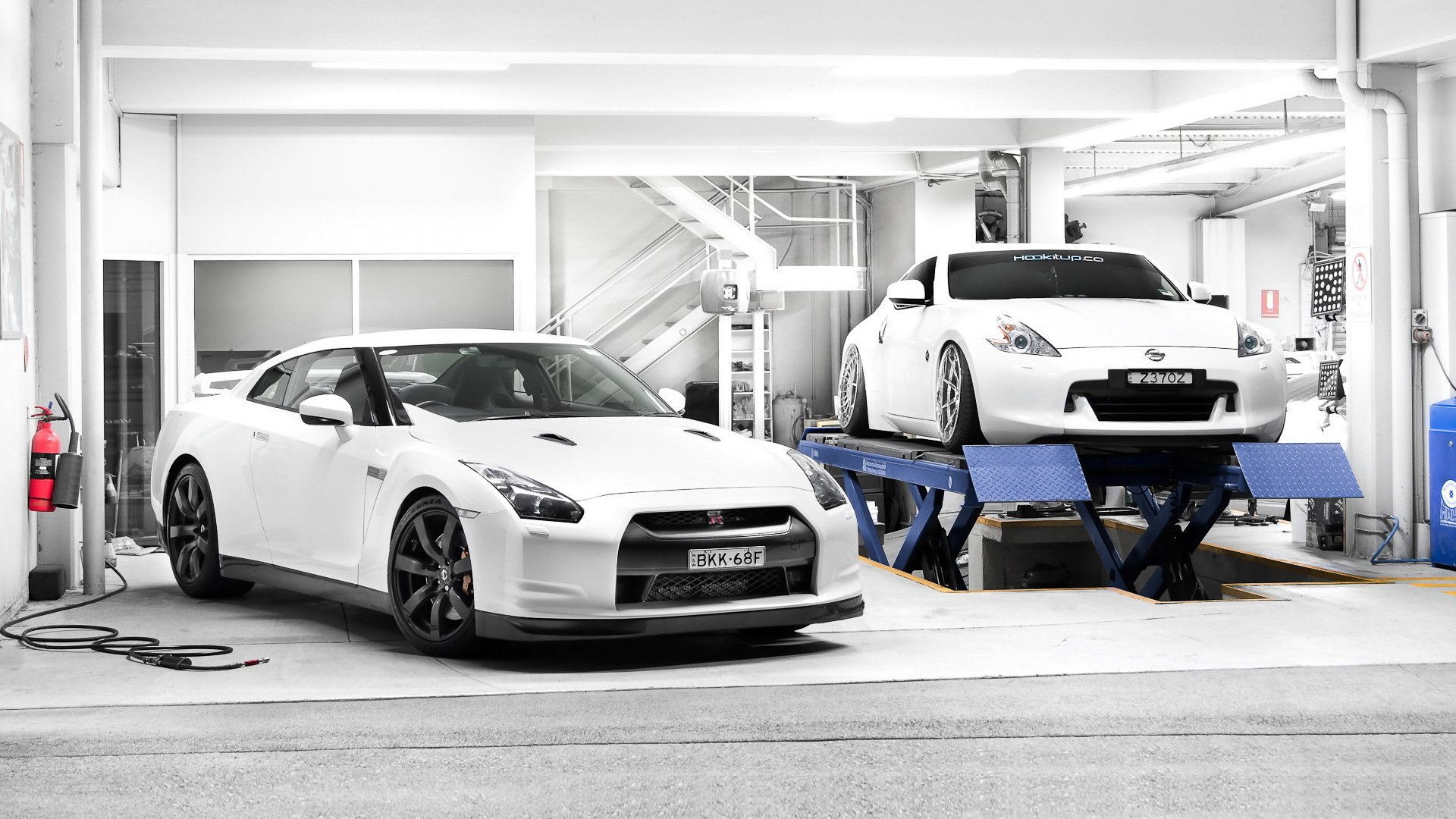 nissan gt-r 370z nissan garage weiß zwei lift tuning