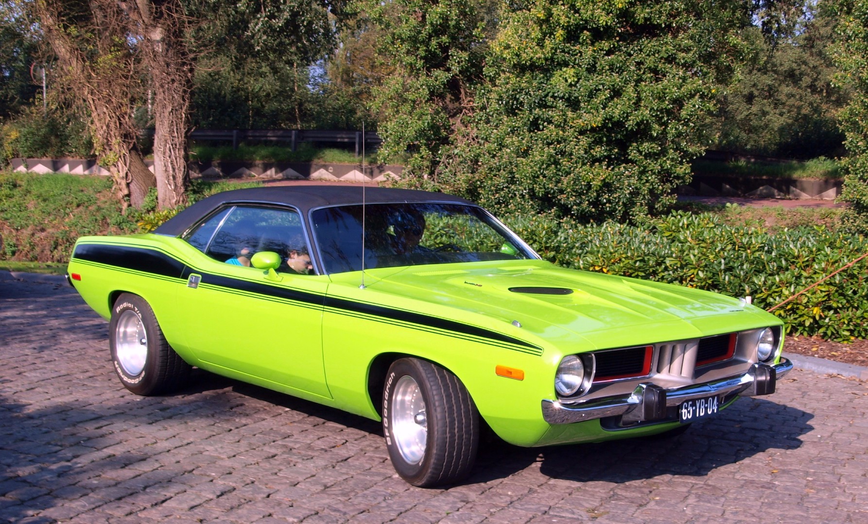 plymouth barracuda 1971 grün muscle car hellgrün vorderansicht muscle car