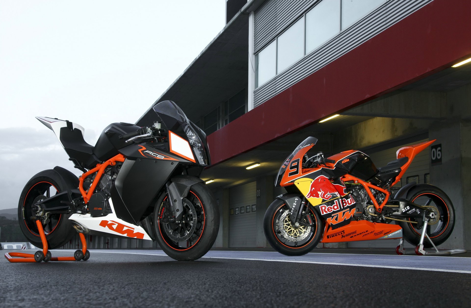 motocicleta ktm rc8 rc8r toro rojo