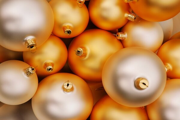 Golden Christmas balls for the new year