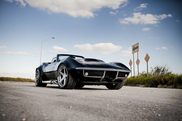 Chevrolet Corvette auf der Autobahn