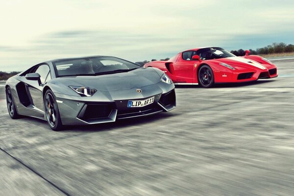 Aventador LP700-4 lamborghini and Ferrari enzo high-speed hypercars