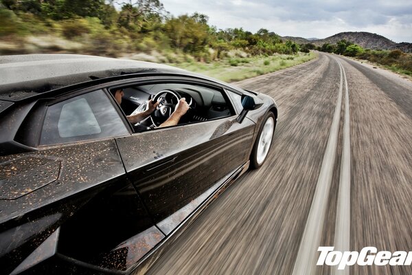 Top Gear Lamborghini Aventador a tutta velocità