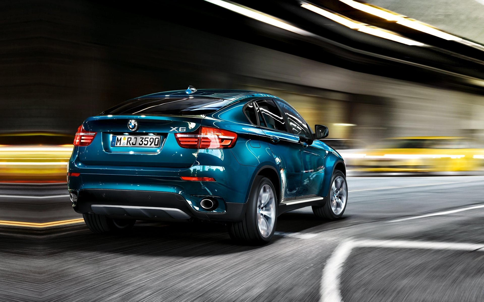 bmw x6 allradantrieb 35i bmw x6 jeep rückansicht blau coole schubkarre