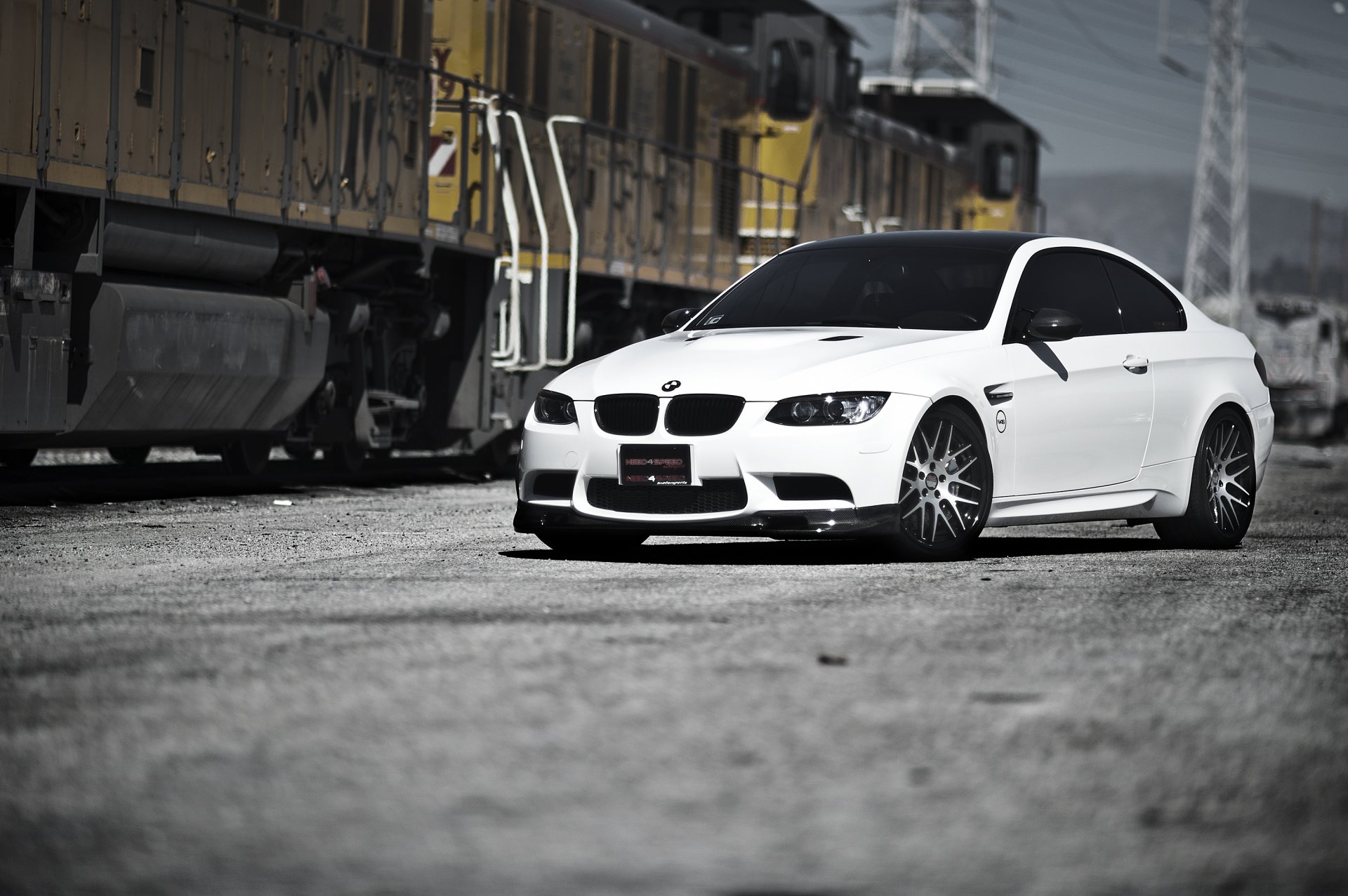 bmw m3 e92 blanc ferroviaire bmw train ligne électrique