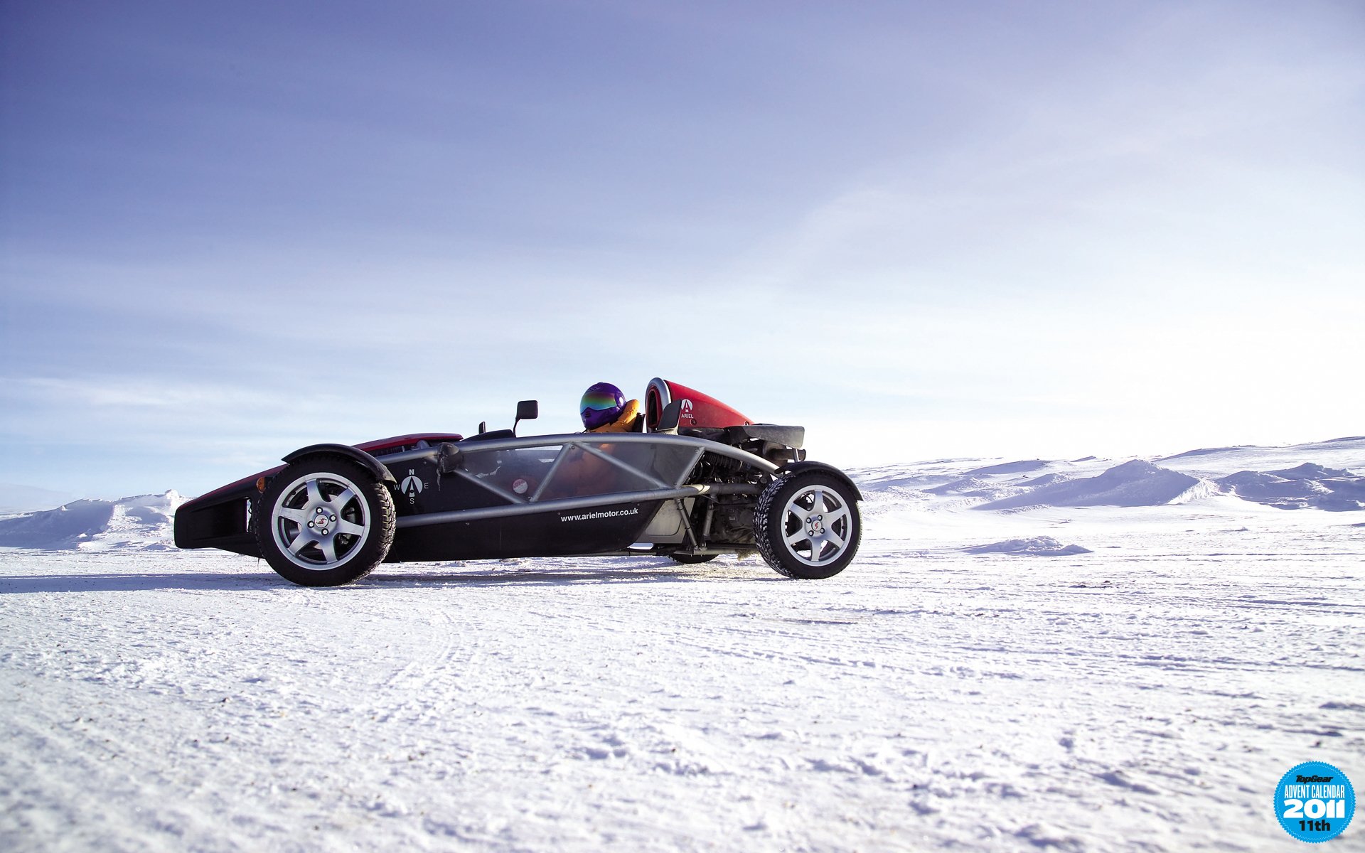 top gear adventskalender top gear top gear ariel atom supercar rahmen pilot helm seitenansicht schnee himmel